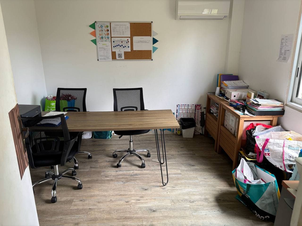 Bureau 1 (avec fenêtre) - Image 1